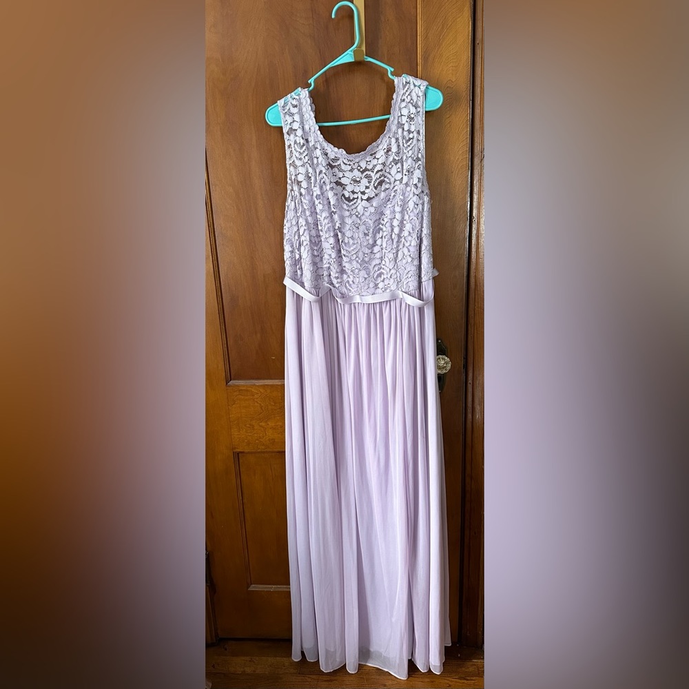 David’s Bridal, Celebrate collection. Bridesmaid dress. Women’s 20